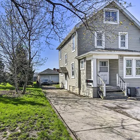 Dog-Friendly Home About 14 Mi To Highmark Stadium